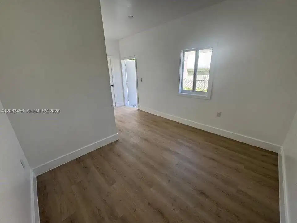 670 NE 166th St # 0, Miami FL 33162 photo 4