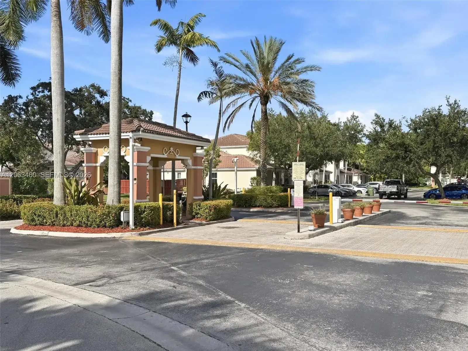 2247 NE 42nd Ave, Homestead FL 33033 photo 2