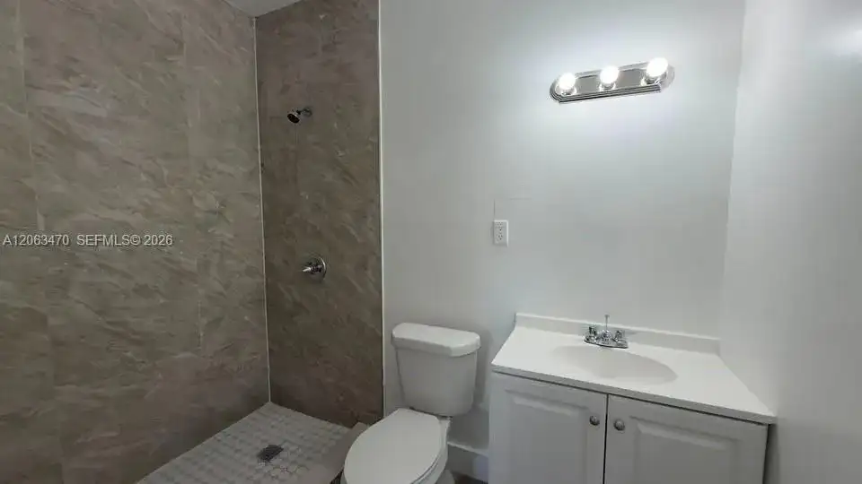 670 NE 166th St # 0, Miami FL 33162 photo 4