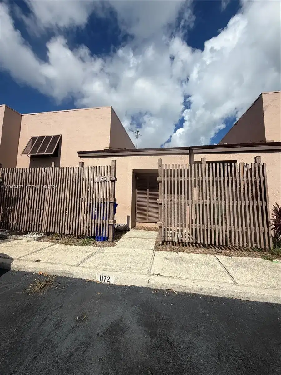 1172 NW 122nd Ter, Pembroke Pines FL 33026 photo 2