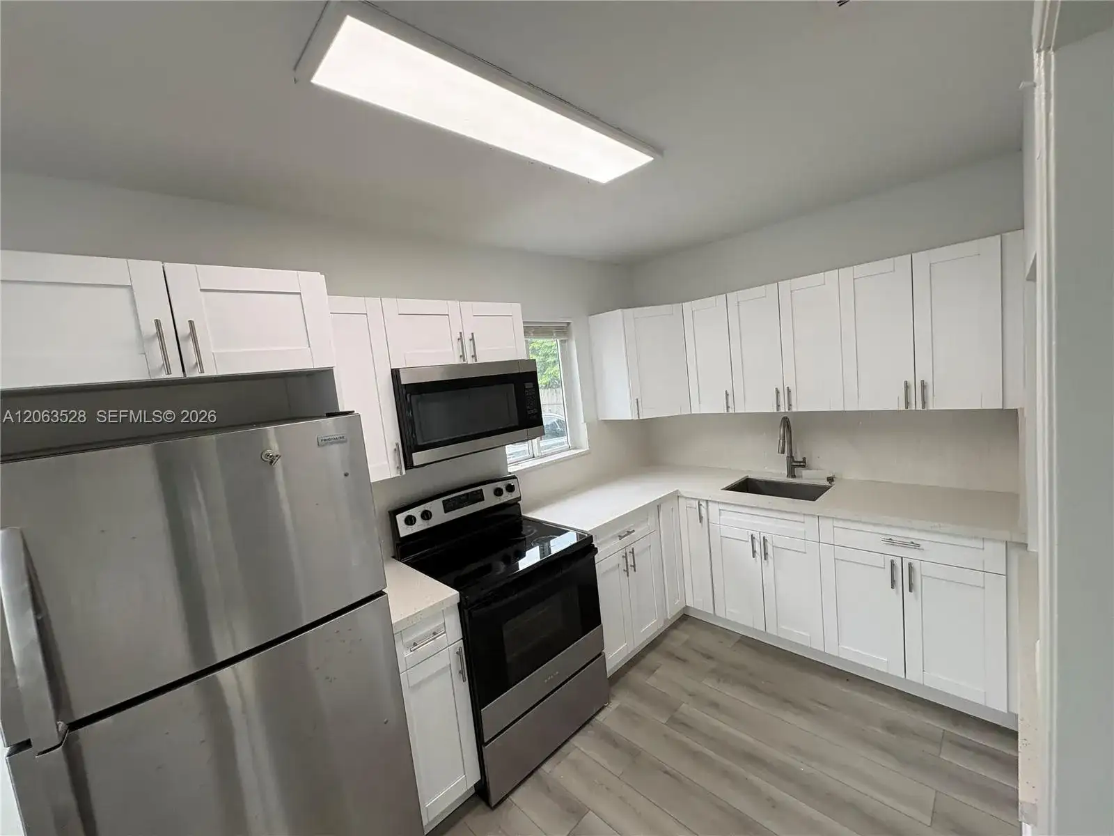 10417 NW 6th Ave, Miami FL 33150 photo 4