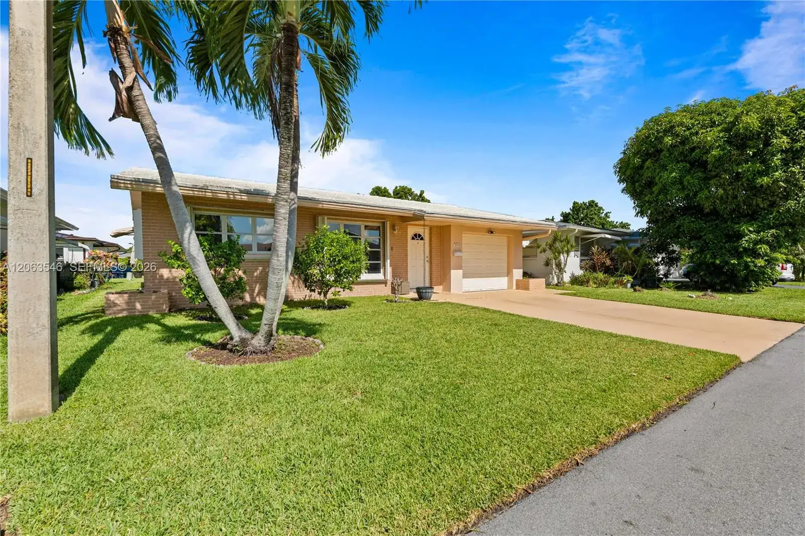 5713 NW 68th Ter, Tamarac FL 33321 photo 2