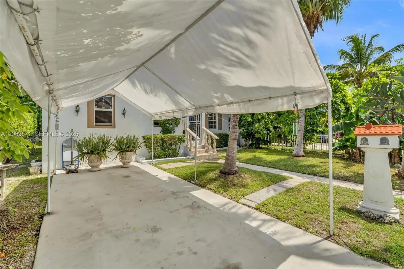 2001 NW 51st St, Miami FL 33142 photo 4