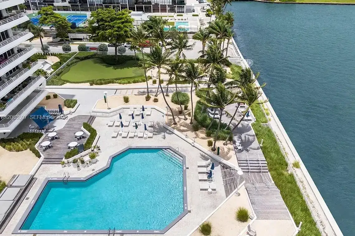 555 NE 34th St # 1409, Miami FL 33137 photo 3