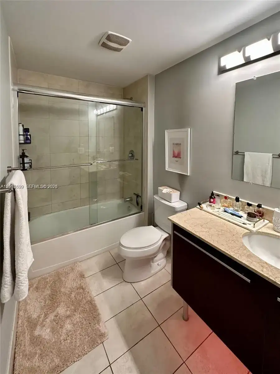 1900 N Bayshore Dr # 3919, Miami FL 33132 photo 2