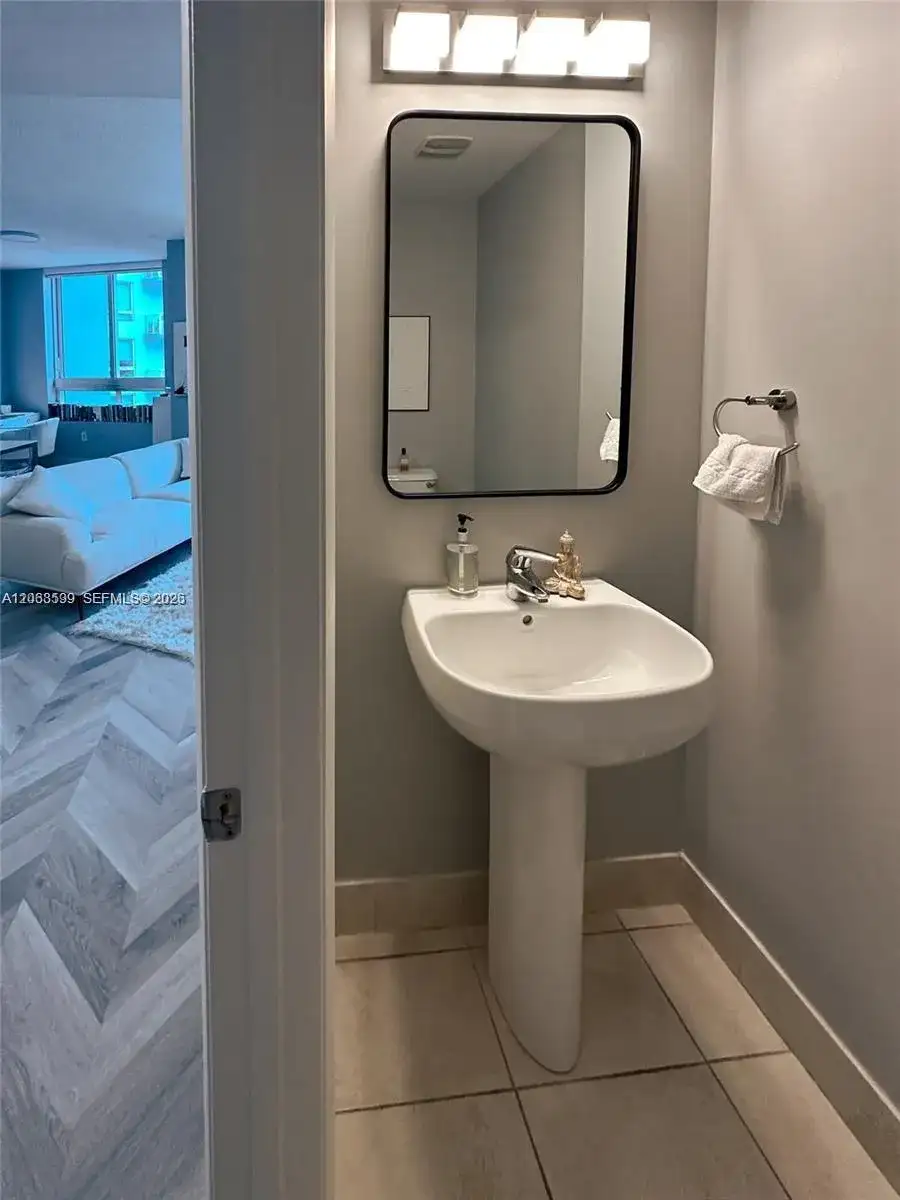 1900 N Bayshore Dr # 3919, Miami FL 33132 photo 4