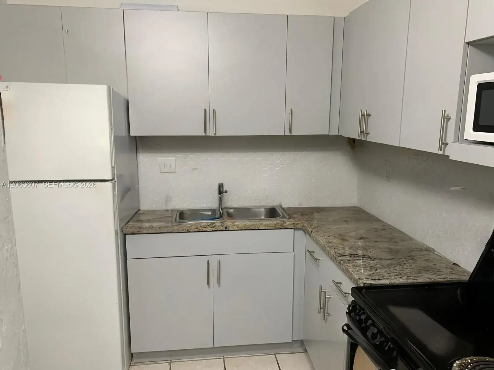 9437 SW 76th St # V38, Miami FL 33173 photo 2