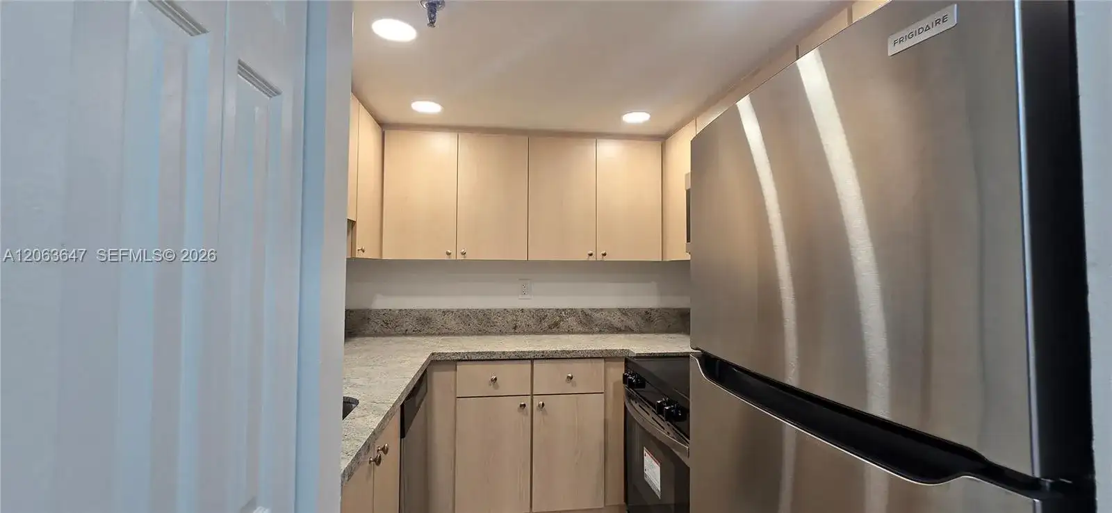 9688 Fontainebleau Blvd # 404, Miami FL 33172 photo 5