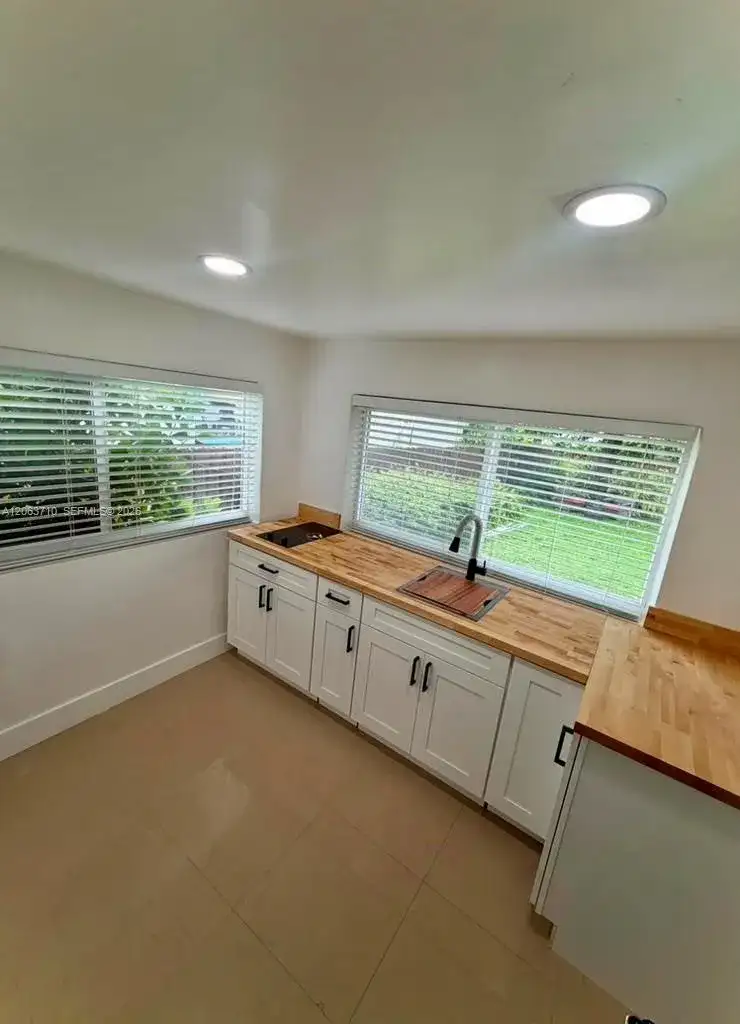 117 NE 115th St # 1, Miami FL 33161 photo 2