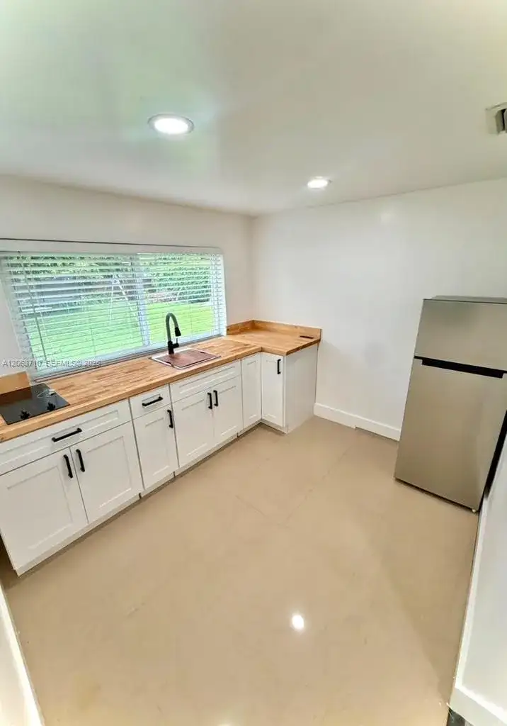 117 NE 115th St # 1, Miami FL 33161 photo 4