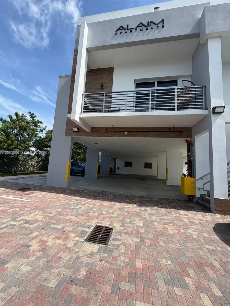 381 E 50th St # 5, Hialeah FL 33013 photo 2