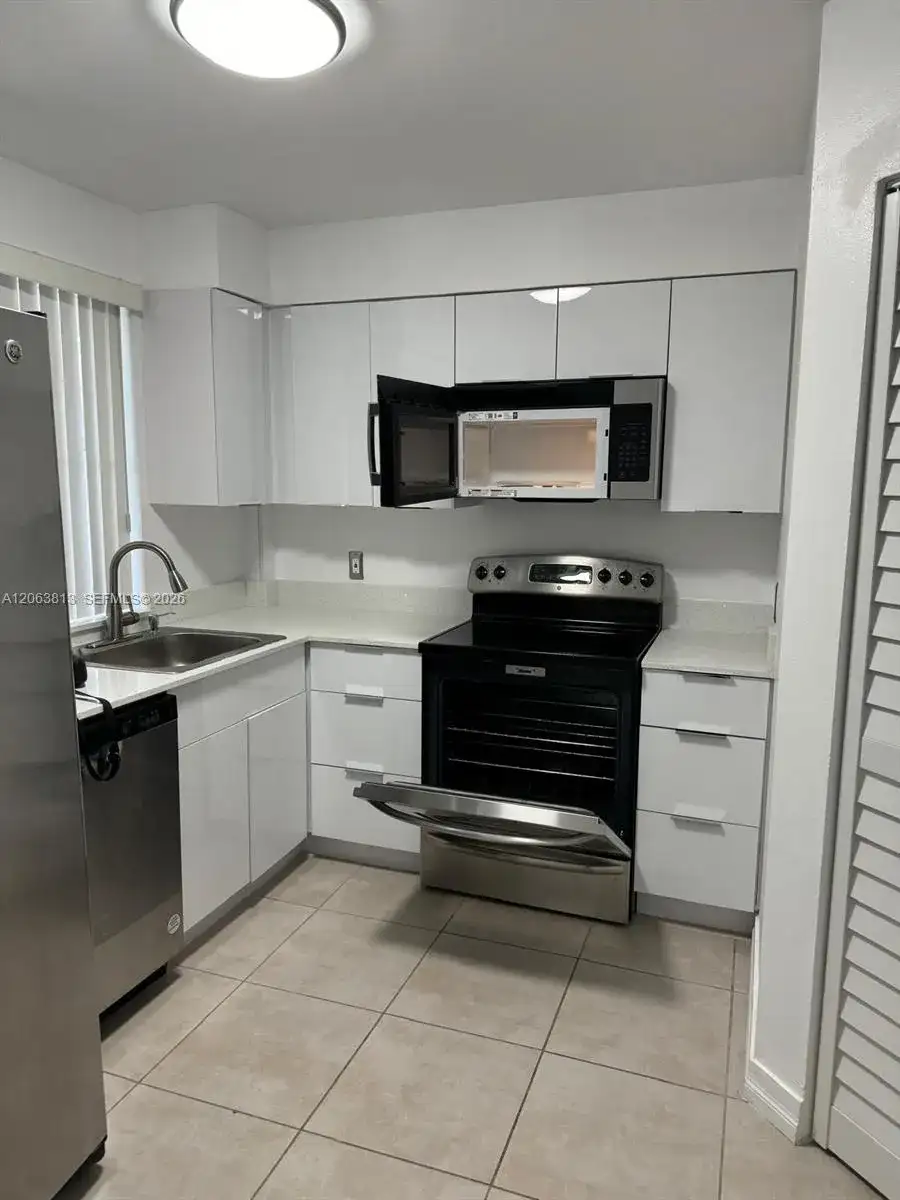 6135 NW 186th St # 312, Hialeah FL 33015 photo 3