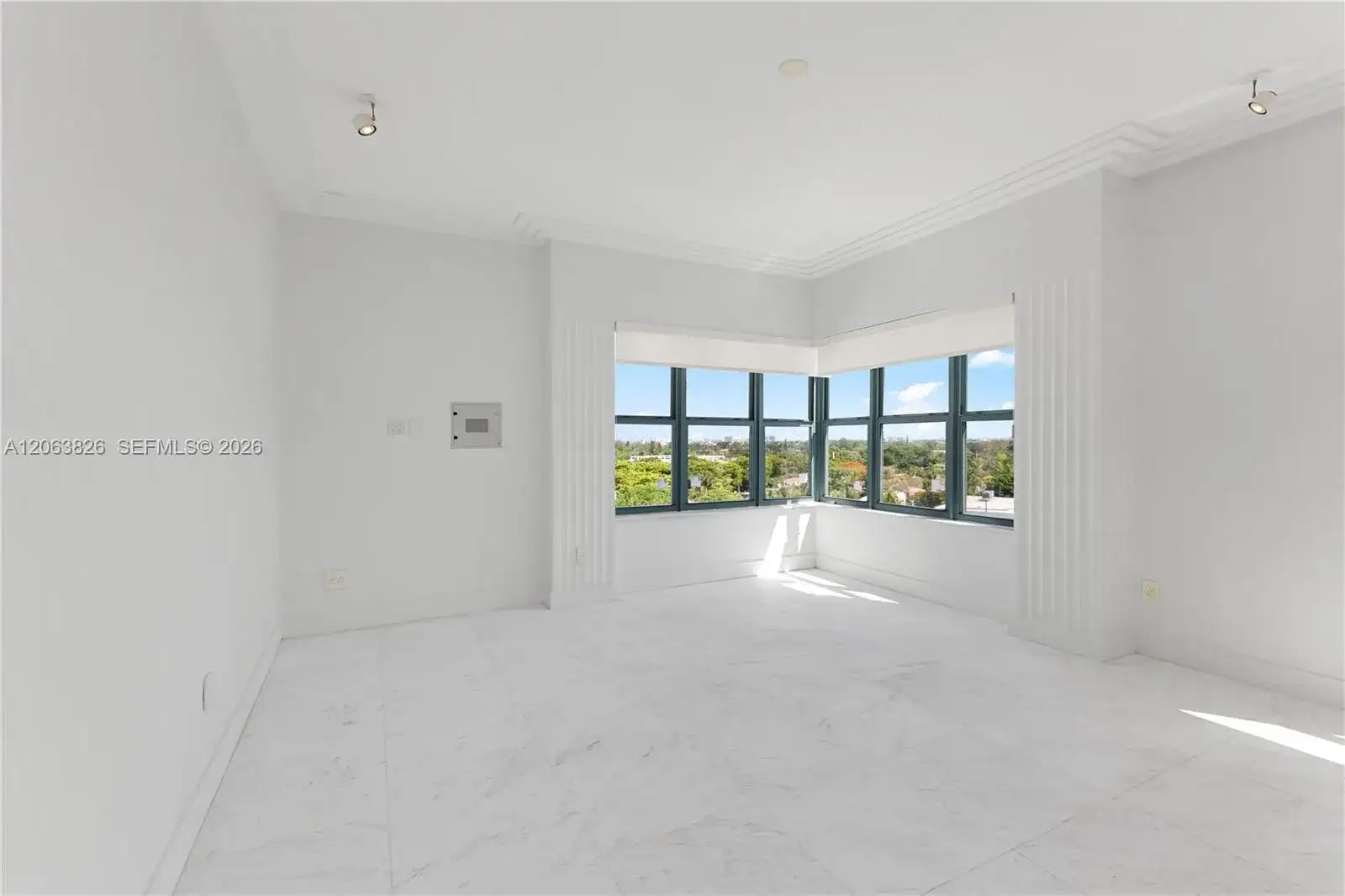 2421 Lake Pancoast Dr # 7A, Miami Beach FL 33140 photo 2
