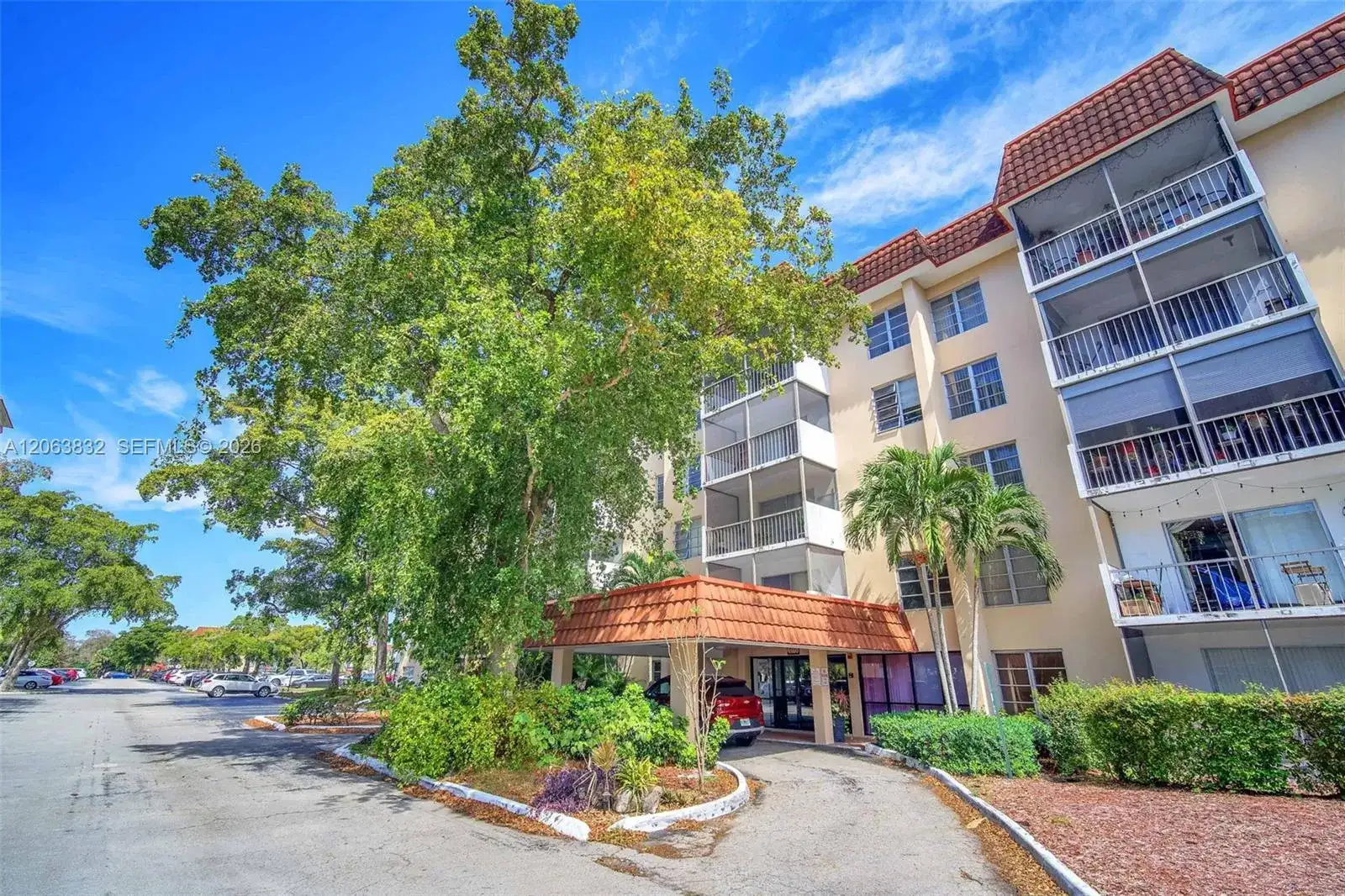 4160 Inverrary Dr # 308, Lauderhill FL 33319 photo 4