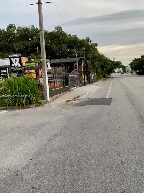 6010 NE 2nd Ave, Miami FL 33137 photo 2