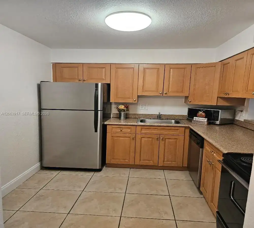 5201 Geneva Way # 202, Doral FL 33166 photo 2