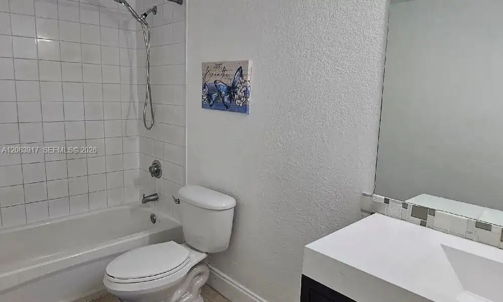 5201 Geneva Way # 202, Doral FL 33166 photo 4