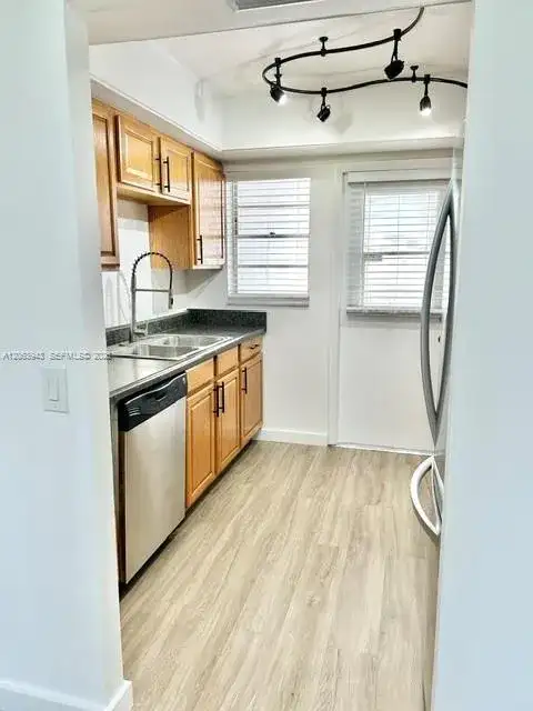 2431 SW 82nd Ave # 204, Davie FL 33324 photo 2