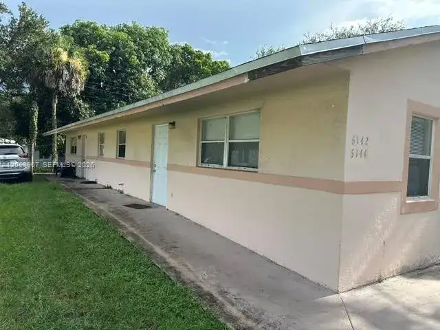 6142 Arthur St # 6142, Hollywood FL 33024 photo 2