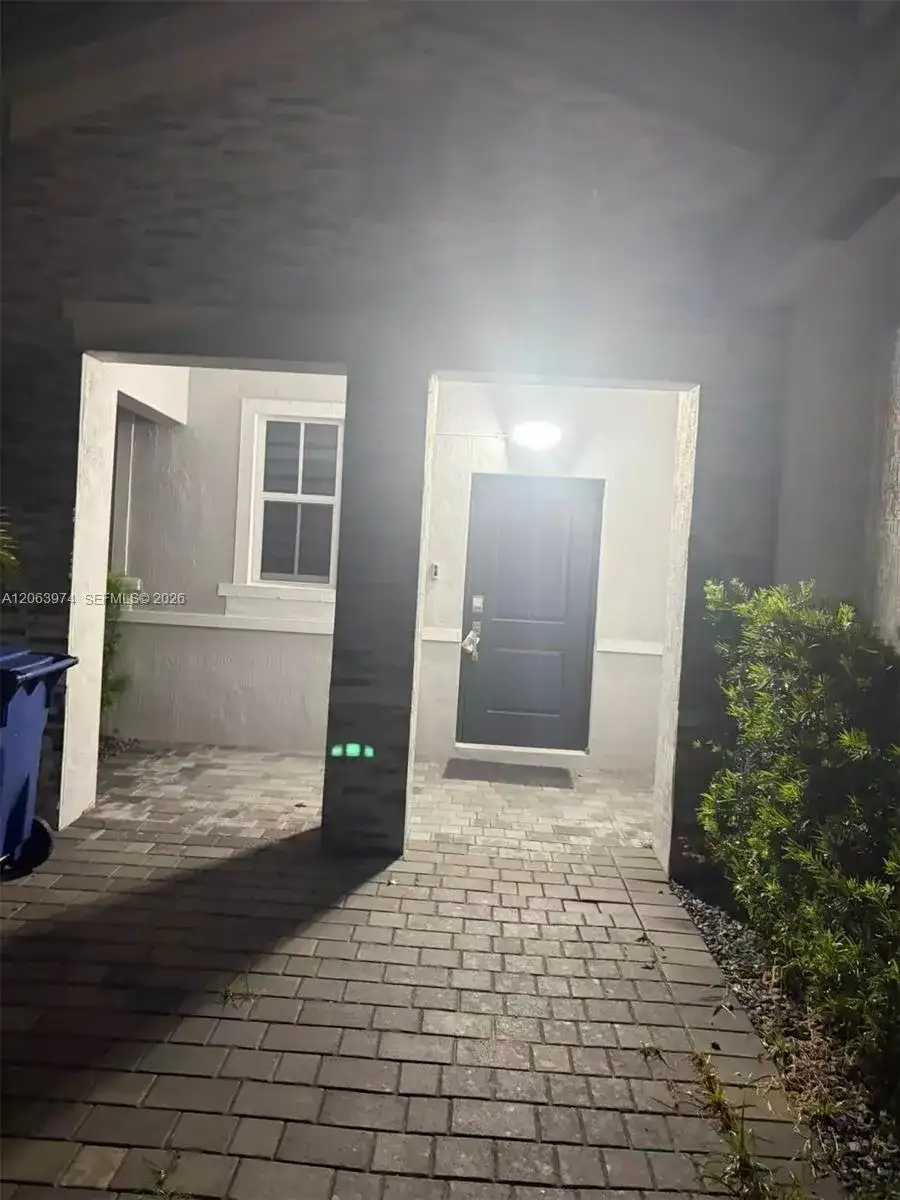 16144 SW 148th Pl, Miami FL 33187 photo 2