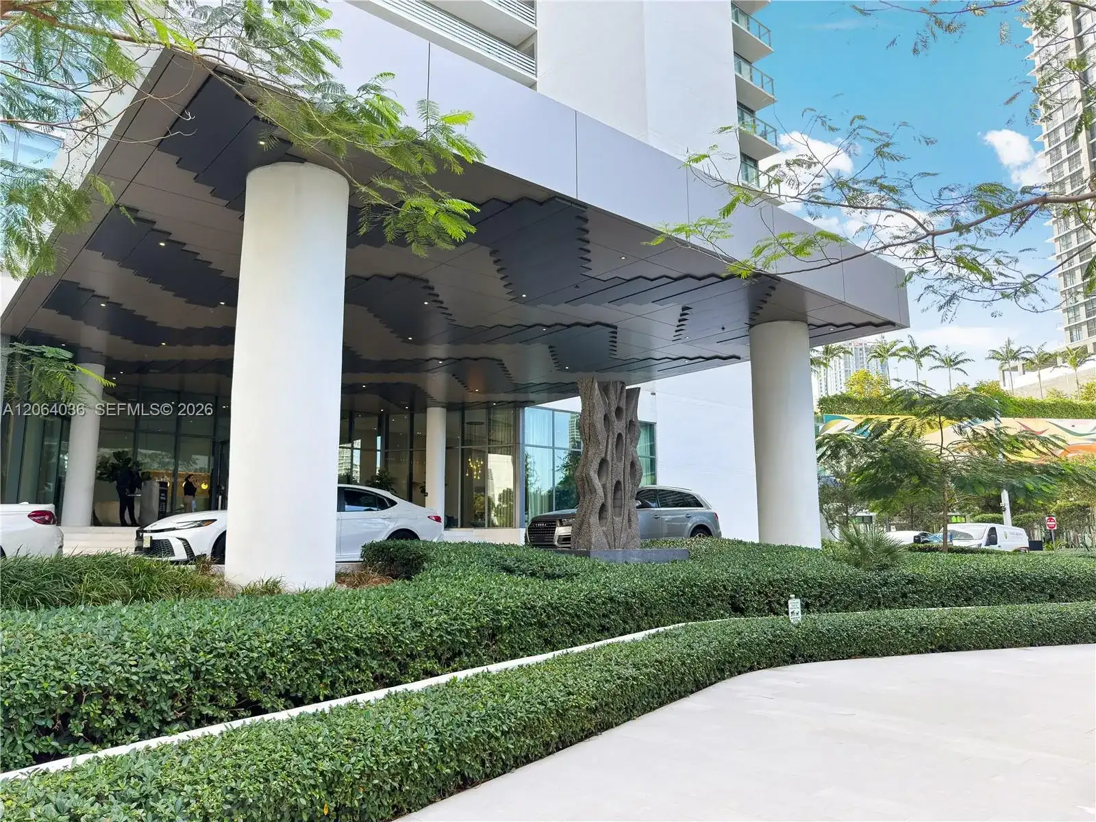 650 NE 32nd St # 802, Miami FL 33137 photo 2