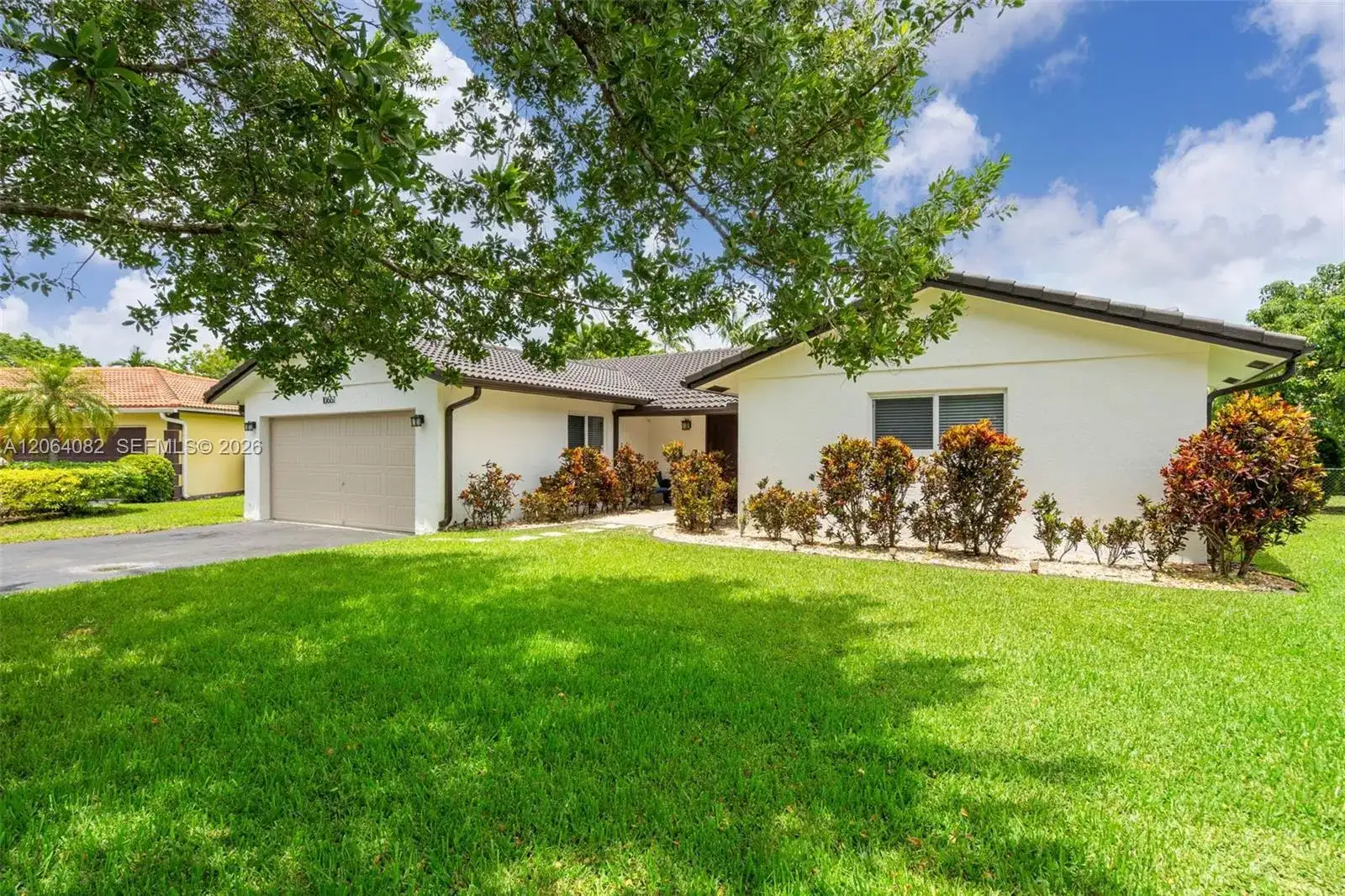 10661 NW 43rd Ct, Coral Springs FL 33065 photo 4