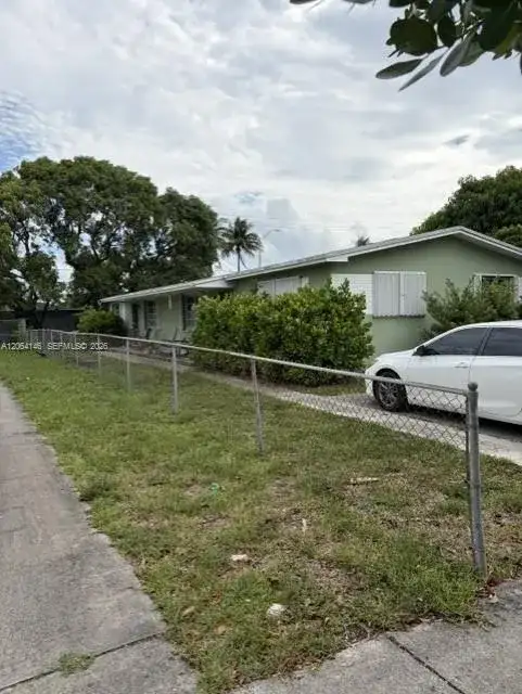 210 E 10th St, Hialeah FL 33010 photo 2