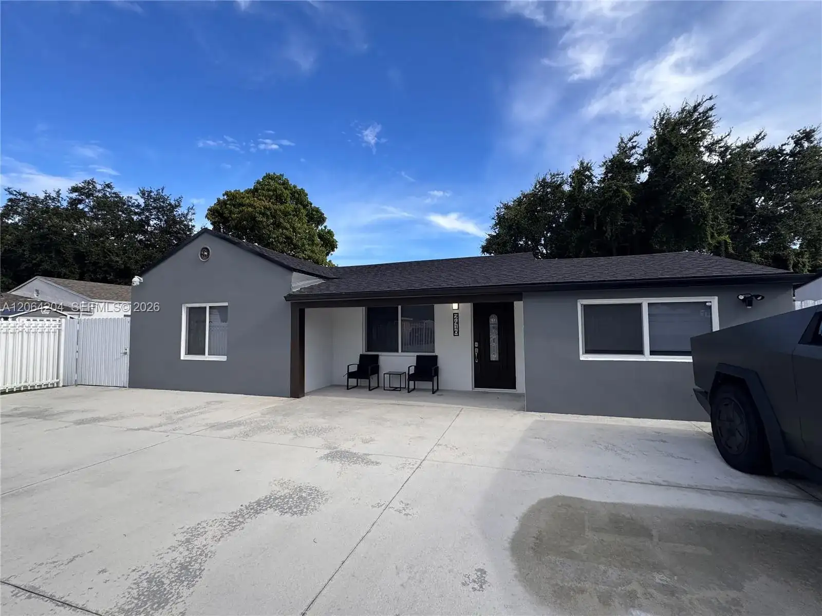 2416 NW 88th St, Miami FL 33147 photo 2
