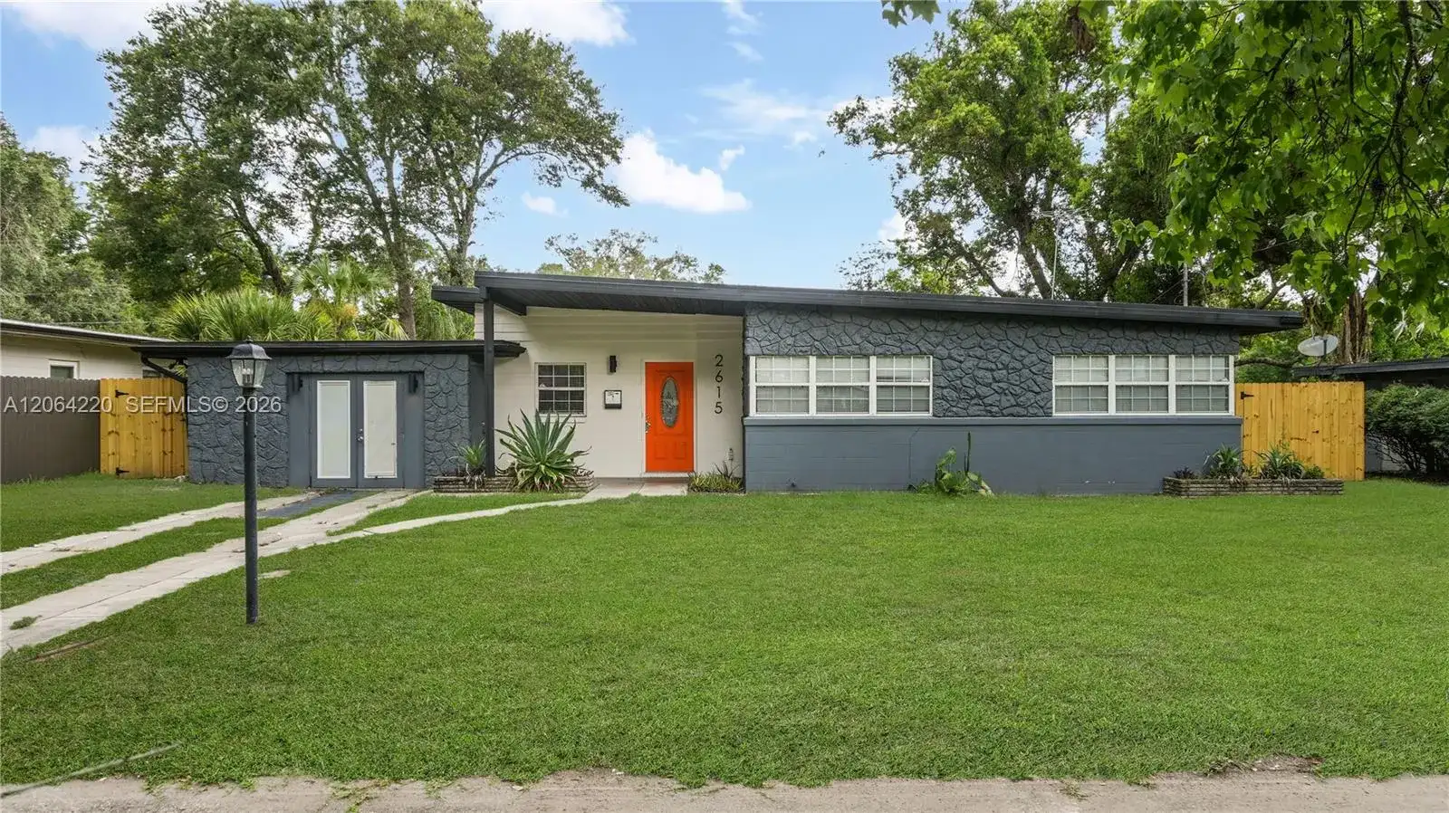 2615 Hargill Dr, Orlando FL 32806 photo 2