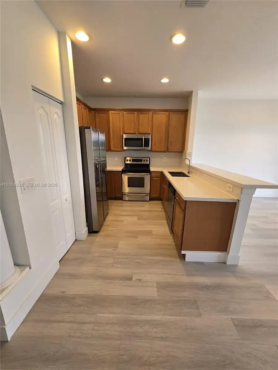 331 River Bluff Ln, Royal Palm Beach FL 33411 photo 2