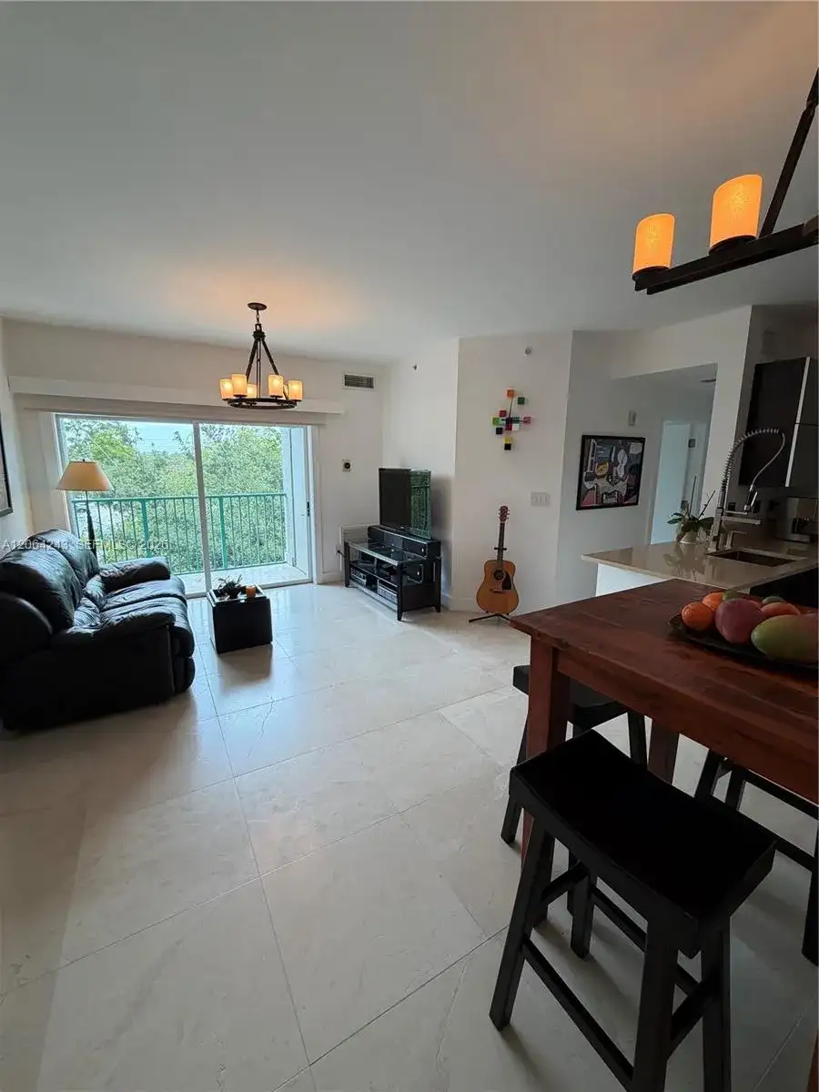6001 SW 70th St # 445, South Miami FL 33143 photo 4