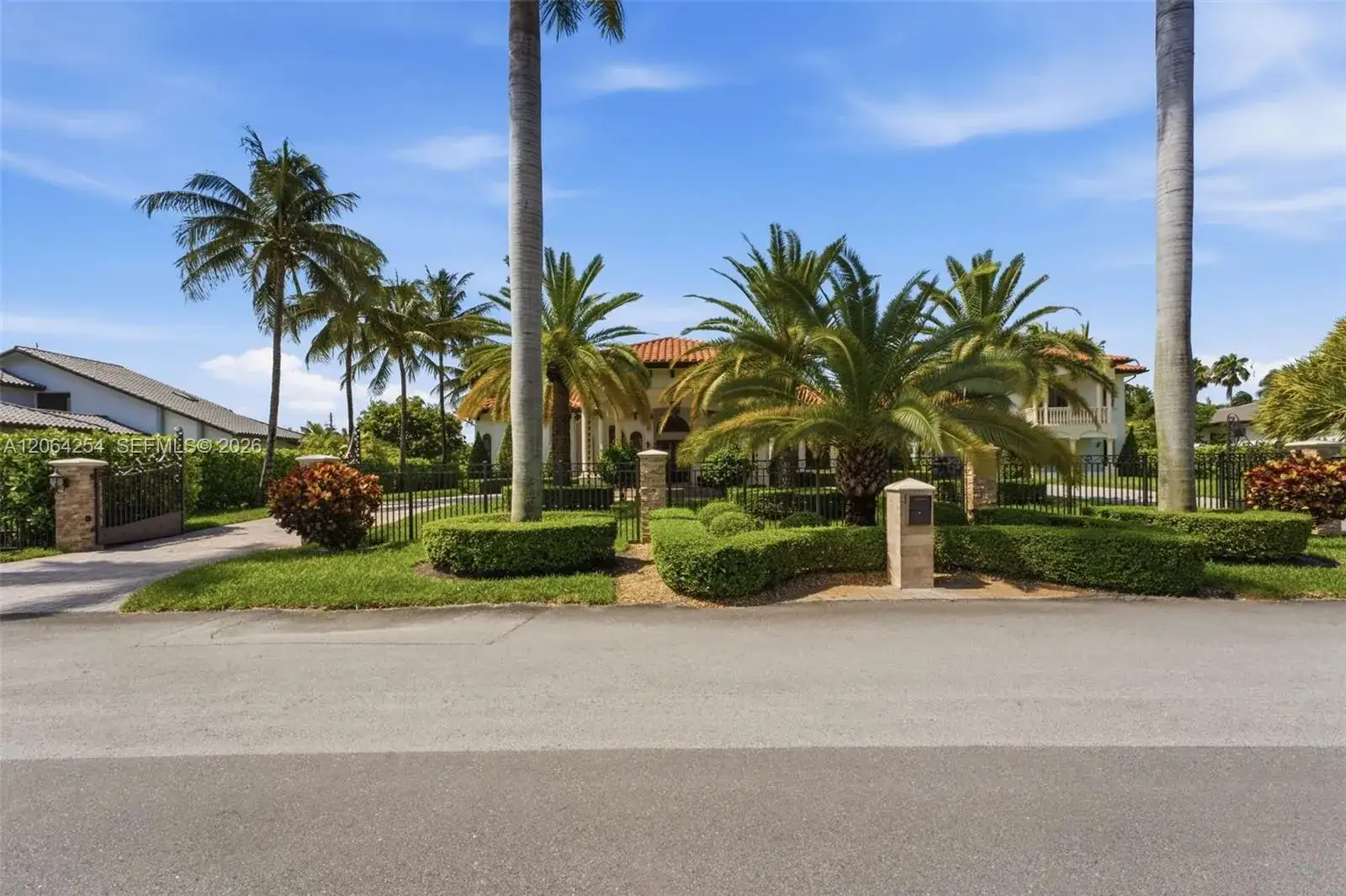 10181 NW 131st St, Hialeah Gardens FL 33018 photo 3