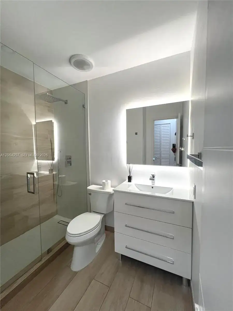 955 NW 106th Ave Cir, Miami FL 33172 photo 3