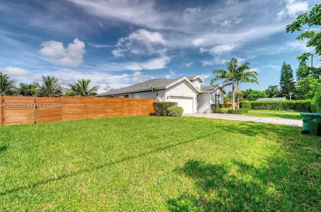 30600 SW 193rd Ave, Homestead FL 33030 photo 2