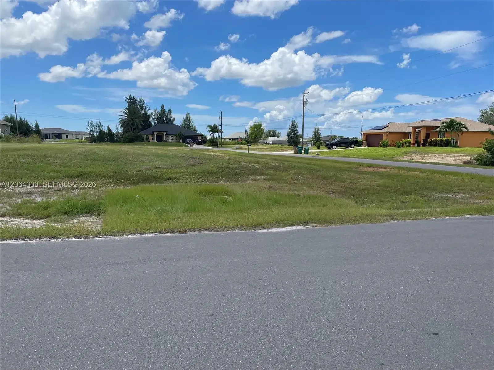 216 NE 9th Terr, Cape Coral FL 33909 photo 2