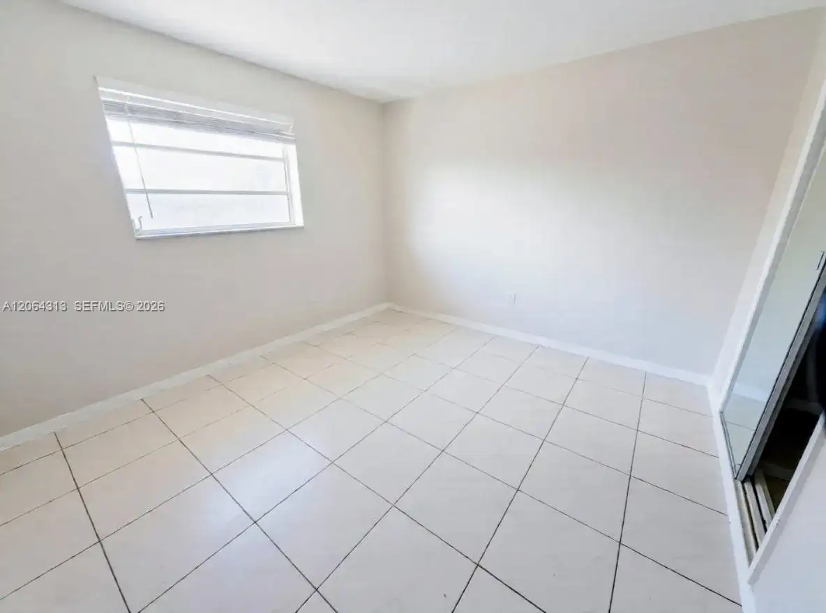 1525 NW 19th Ter # 23, Miami FL 33125 photo 5