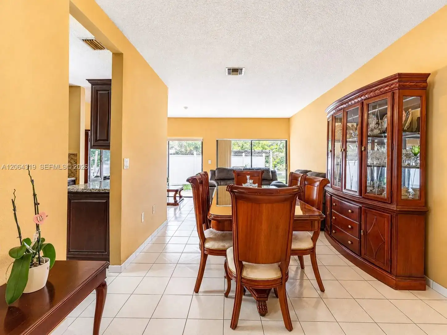 18772 NW 80th Ct, Hialeah FL 33015 photo 5