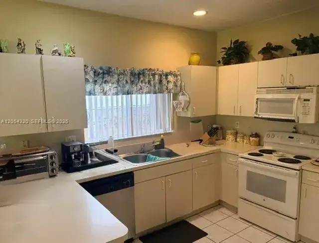 13654 SW 124th Ave Rd, Miami FL 33186 photo 5