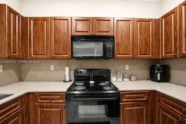 385 NE 31st Ave, Homestead FL 33033 photo 4