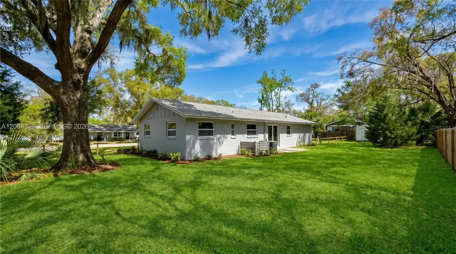 1812 NE 50th ST, Ocala FL 34479 photo 2