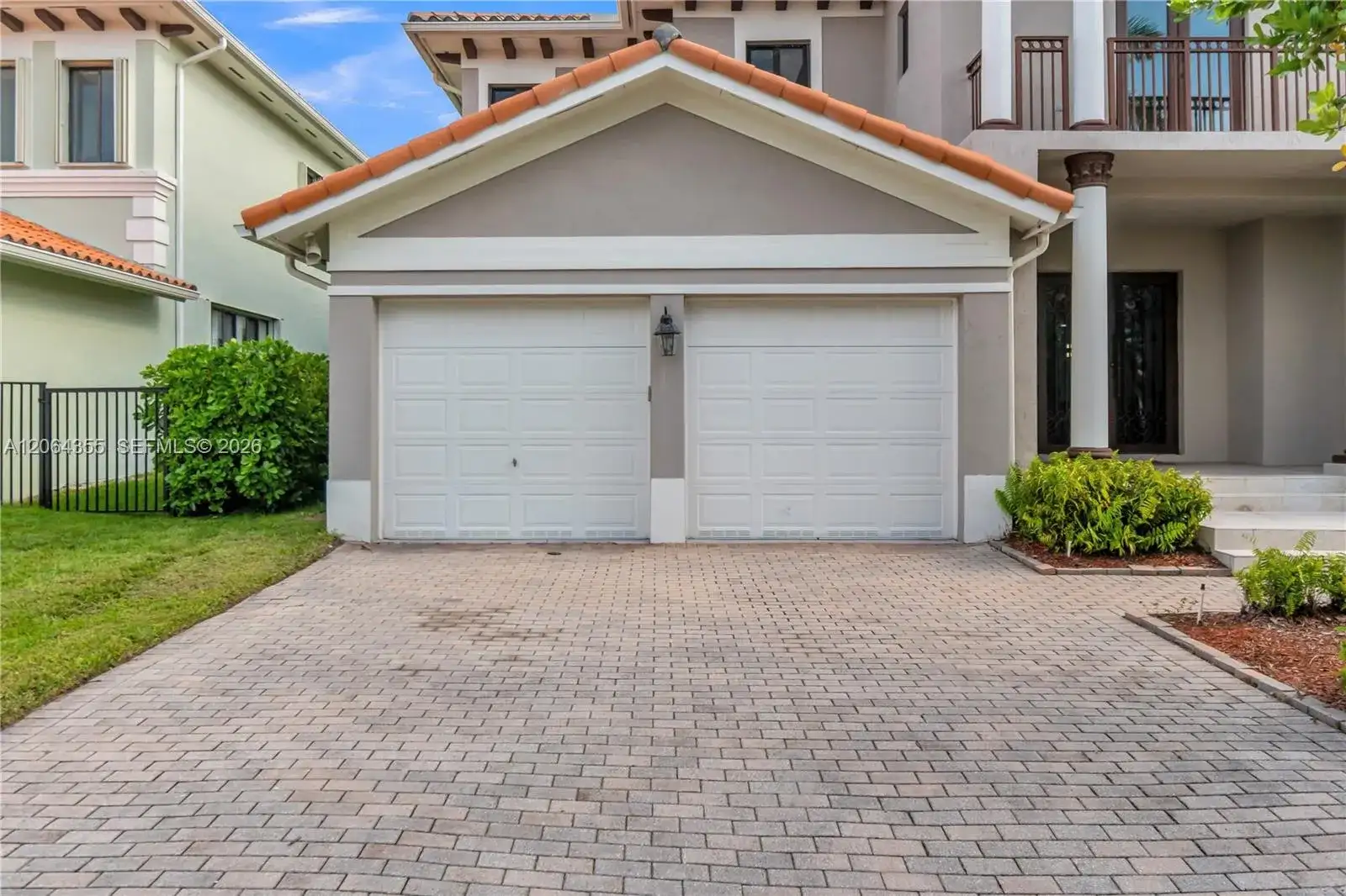 7965 SW 195th St, Cutler Bay FL 33157 photo 2