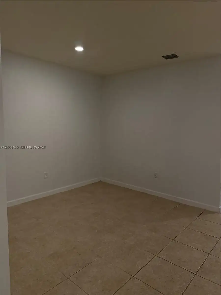 737 SE 37th Pl, Homestead FL 33033 photo 5