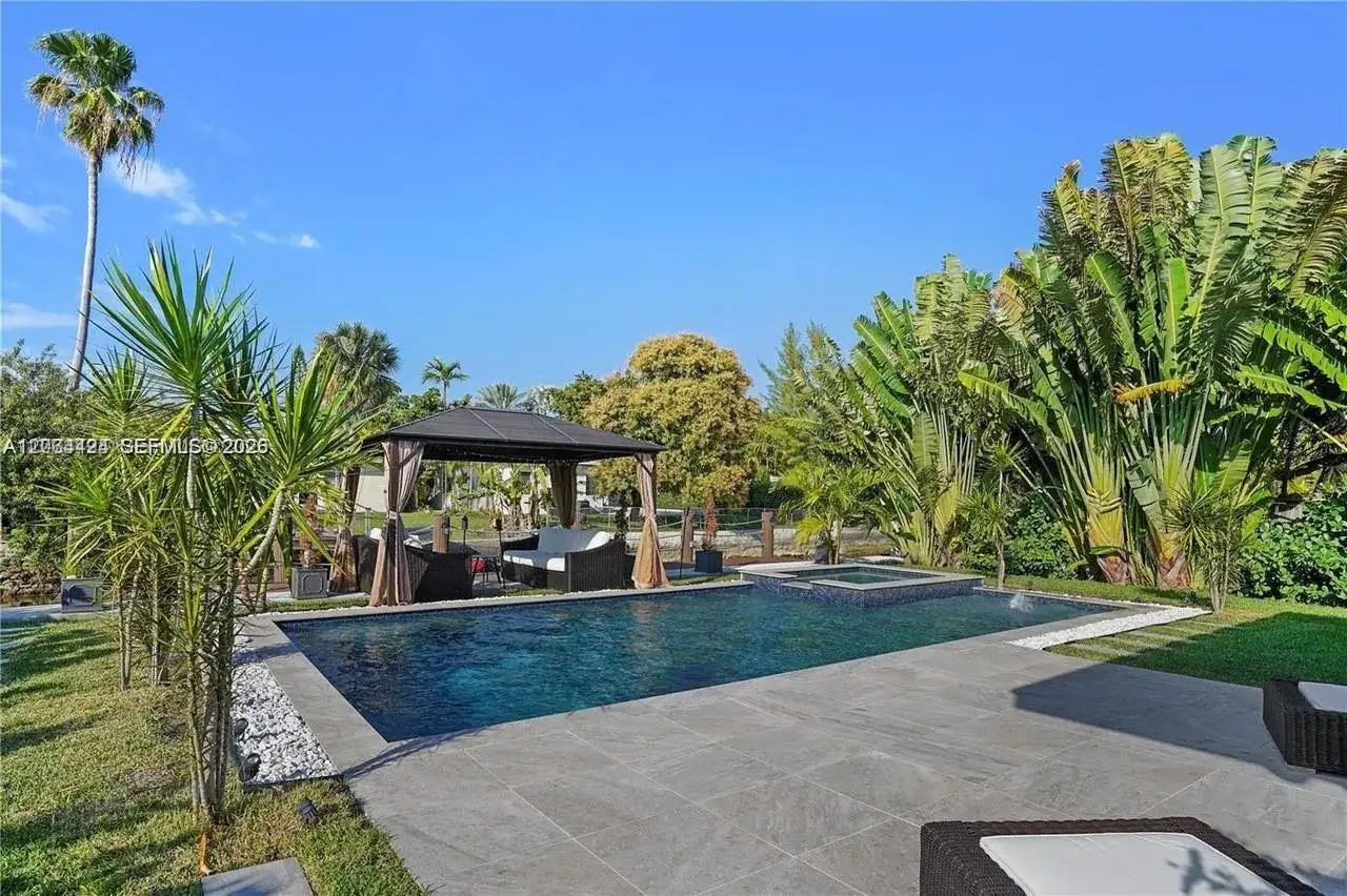 1625 Daytonia Rd, Miami Beach FL 33141 photo 4
