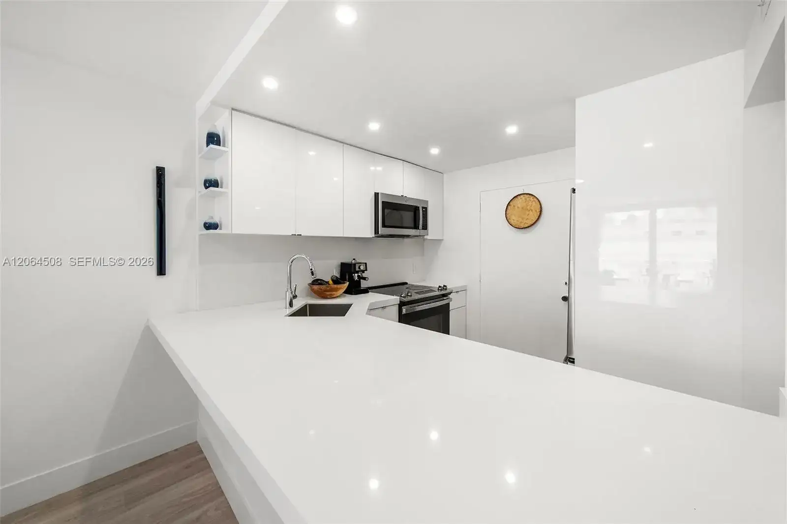345 Ocean Dr # 610, Miami Beach FL 33139 photo 5