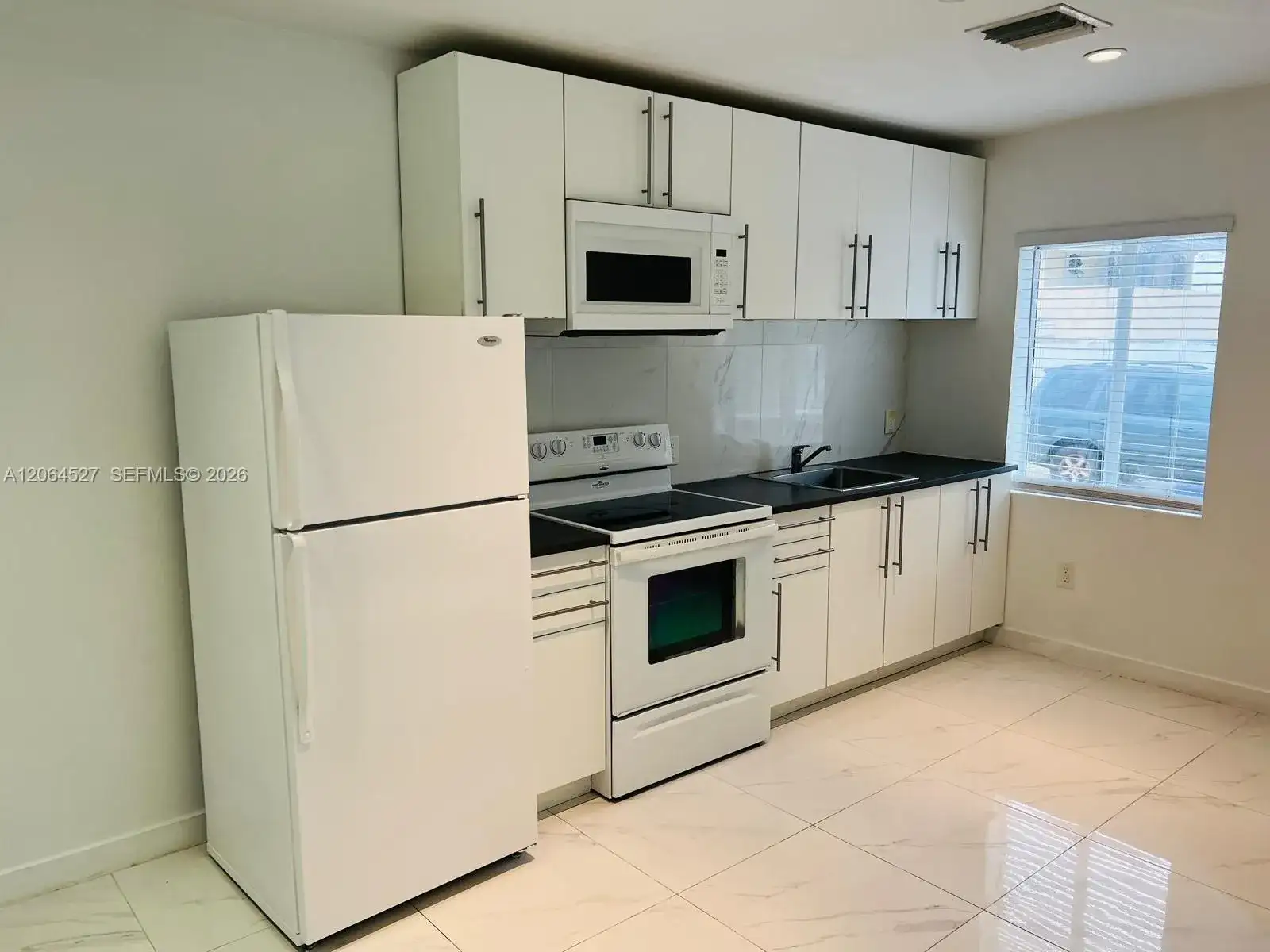 6700 NW 6th Ave, Miami FL 33150 photo 2
