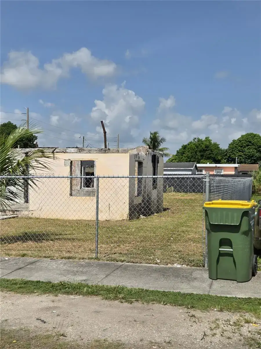 714 SW 11th Ave, Homestead FL 33030 photo 3