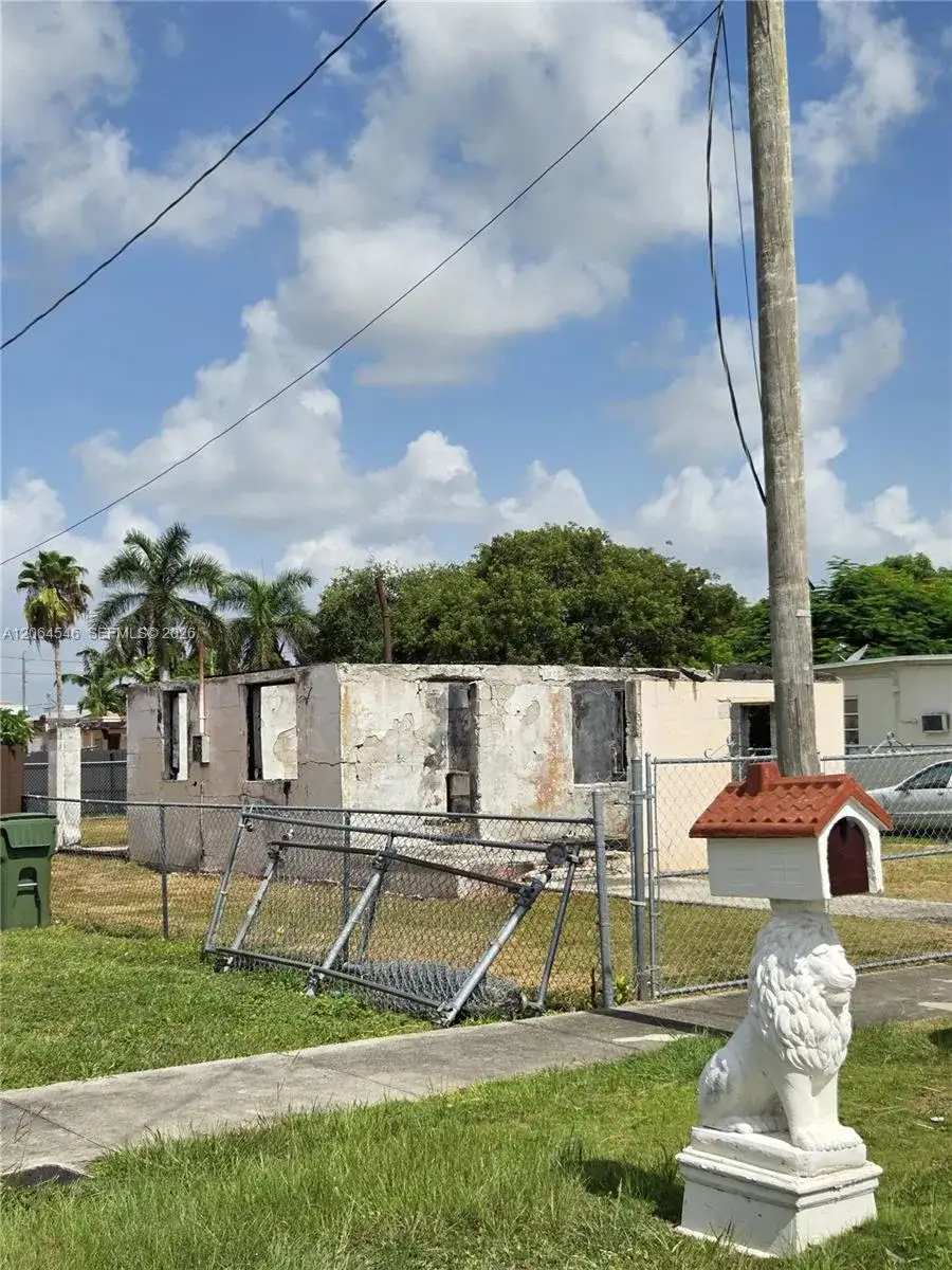 714 SW 11th Ave, Homestead FL 33030 photo 4