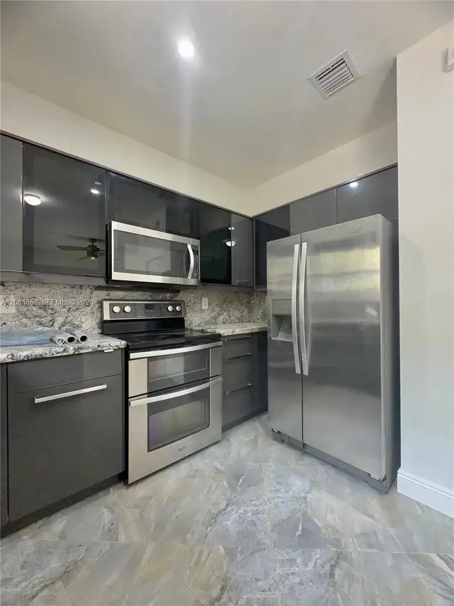 8894 SW 225th St, Cutler Bay FL 33190 photo 4