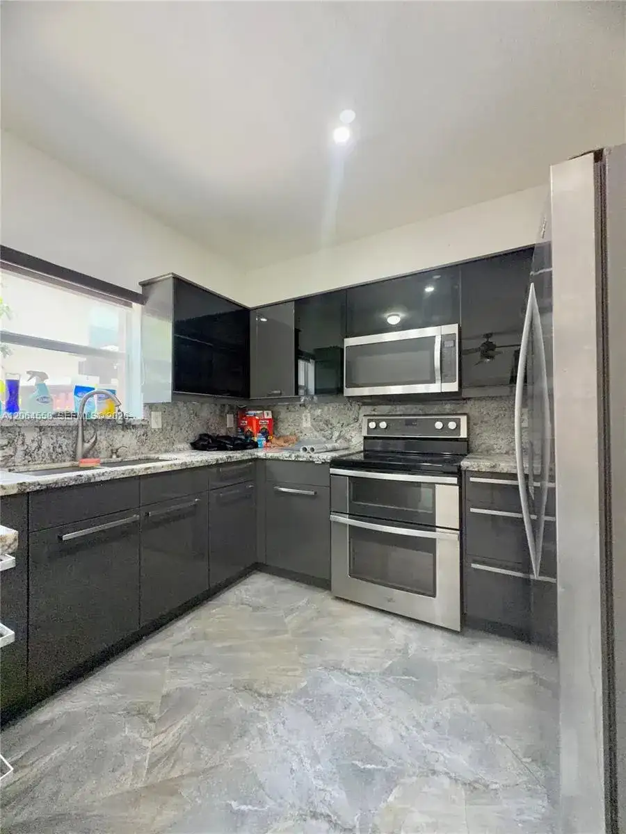 8894 SW 225th St, Cutler Bay FL 33190 photo 5
