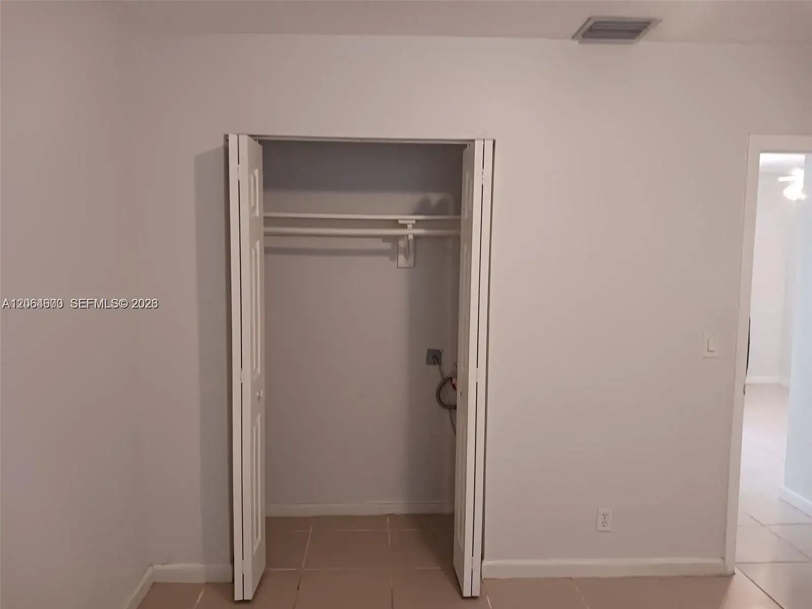 214 SE 8th St # 3, Hallandale Beach FL 33009 photo 5